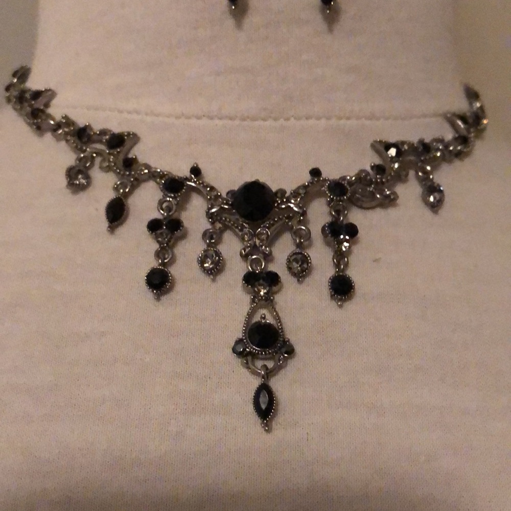 Austrian Crystal Set - Picture 2 of 4